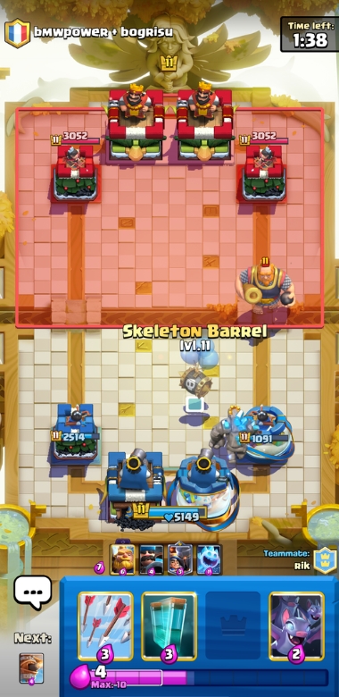 An image showing how card positioning can be displayed to your teammate in Clash Royale